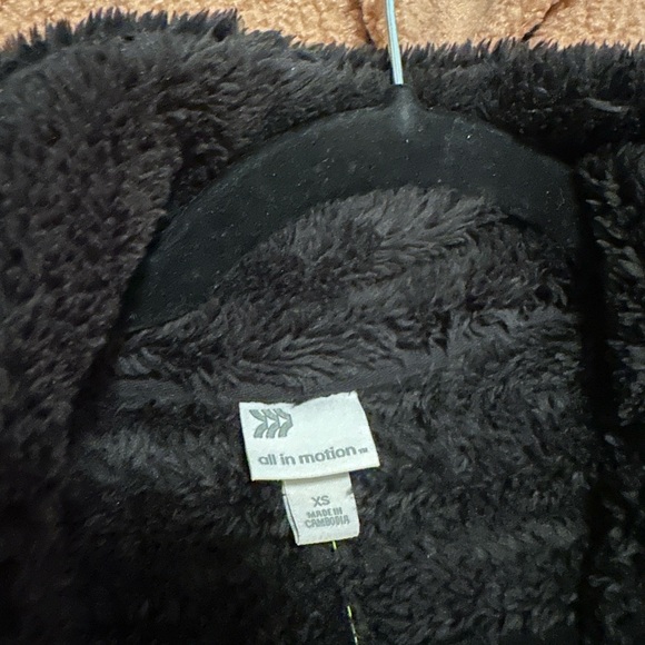 NWT All in Motion Cozy Black Fleece Pullover - Picture 7 of 9